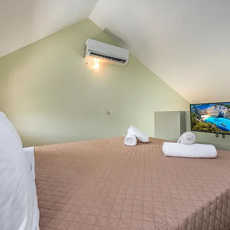 Appartement Kozanos With Private Pool Amoudi