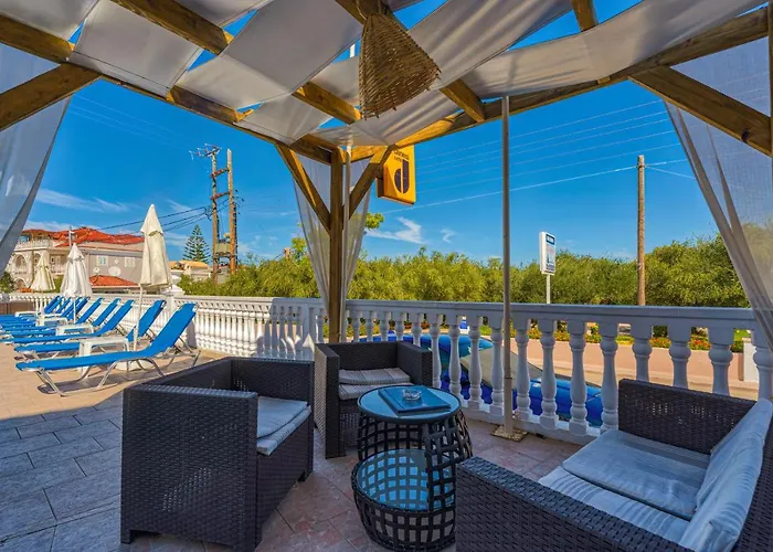 Kozanos With Private Pool Apartment *